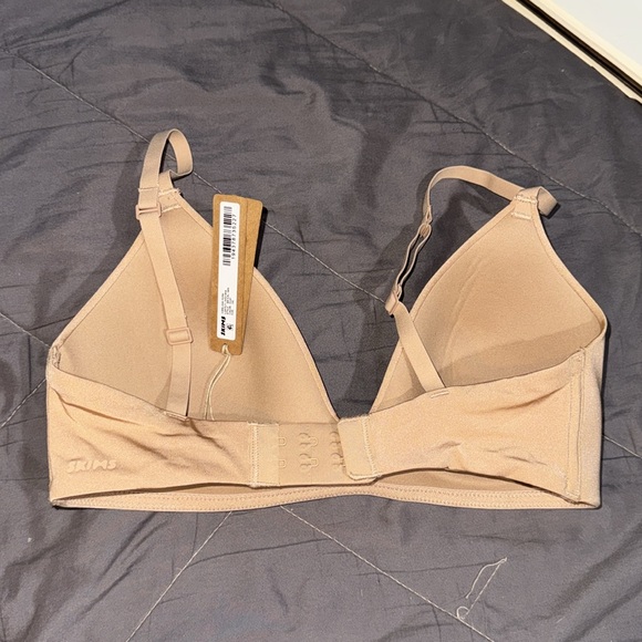 SKIMS WIRELESS FORM LIGHTLY LINED BRA 'CLAY' - Picture 3 of 3